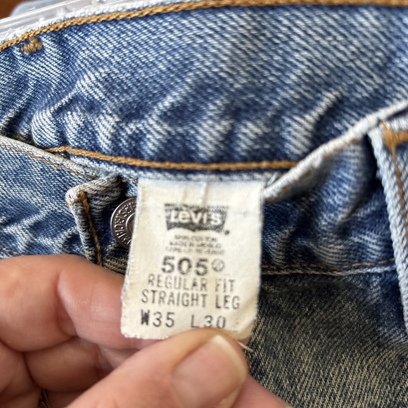 Levi's 505 Blue Jeans 35x30 Light Wash Straight Leg Distressed Work Jeans - Picture 12 of 13